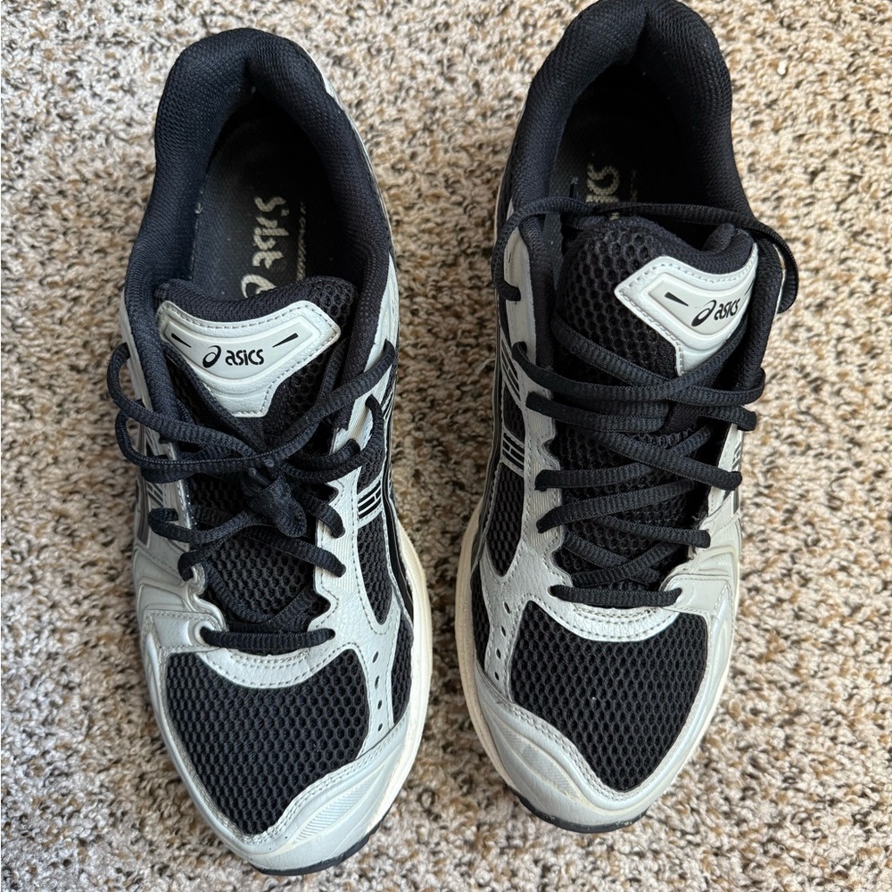 ASICS Men's Black and White Athletic Shoes